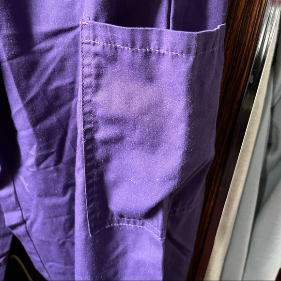 Centennial College Scrubs - Picture 5 of 10